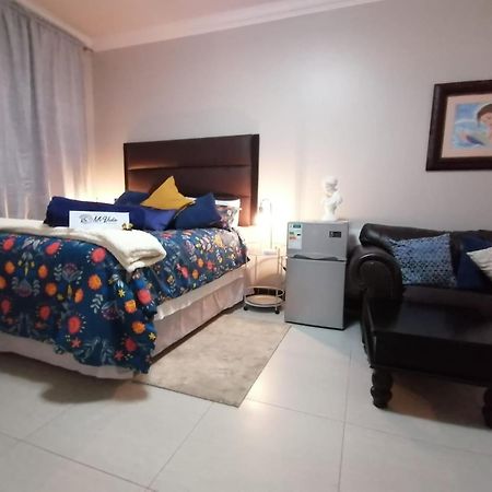 Mi Vida Guesthouse Klerksdorp Eksteriør billede