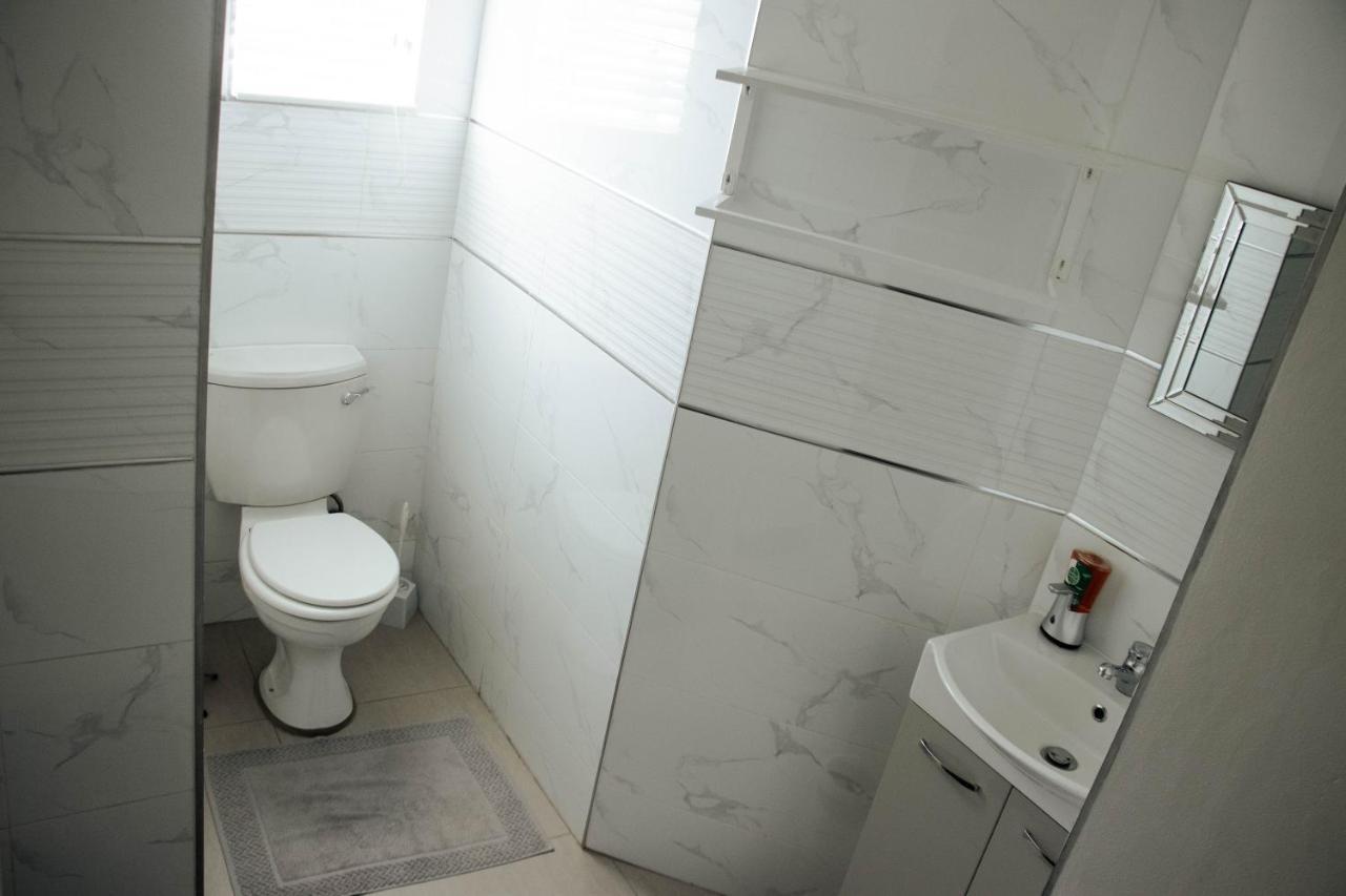 Mi Vida Guesthouse Klerksdorp Eksteriør billede