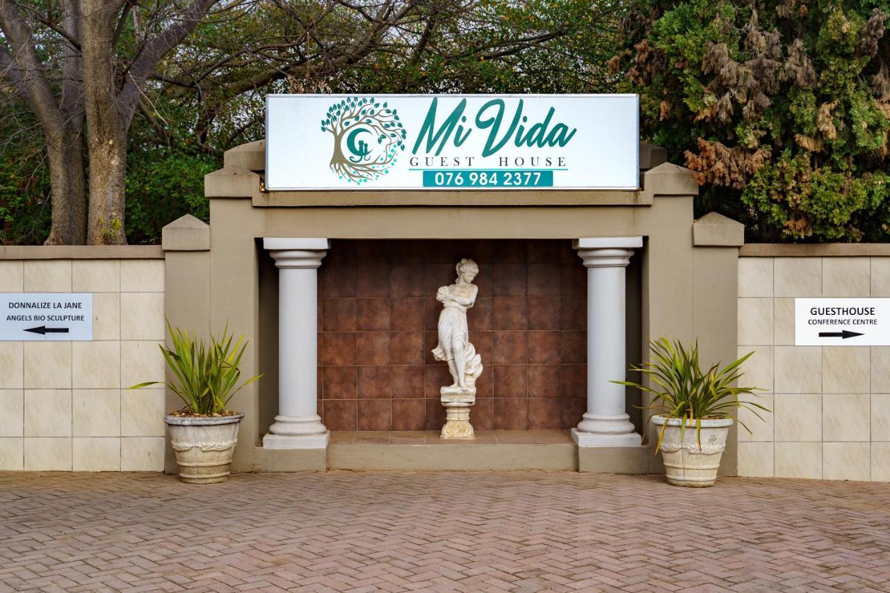 Mi Vida Guesthouse Klerksdorp Eksteriør billede