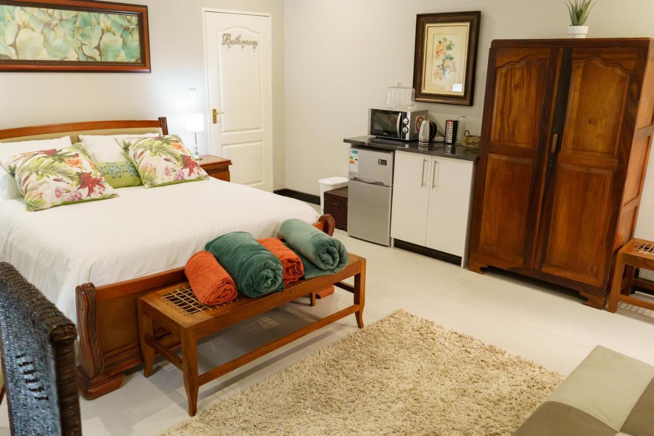 Mi Vida Guesthouse Klerksdorp Eksteriør billede